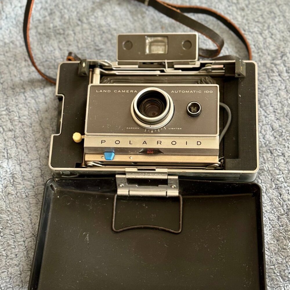 Vintage Polaroid Land camera 100 - Picture 3 of 8